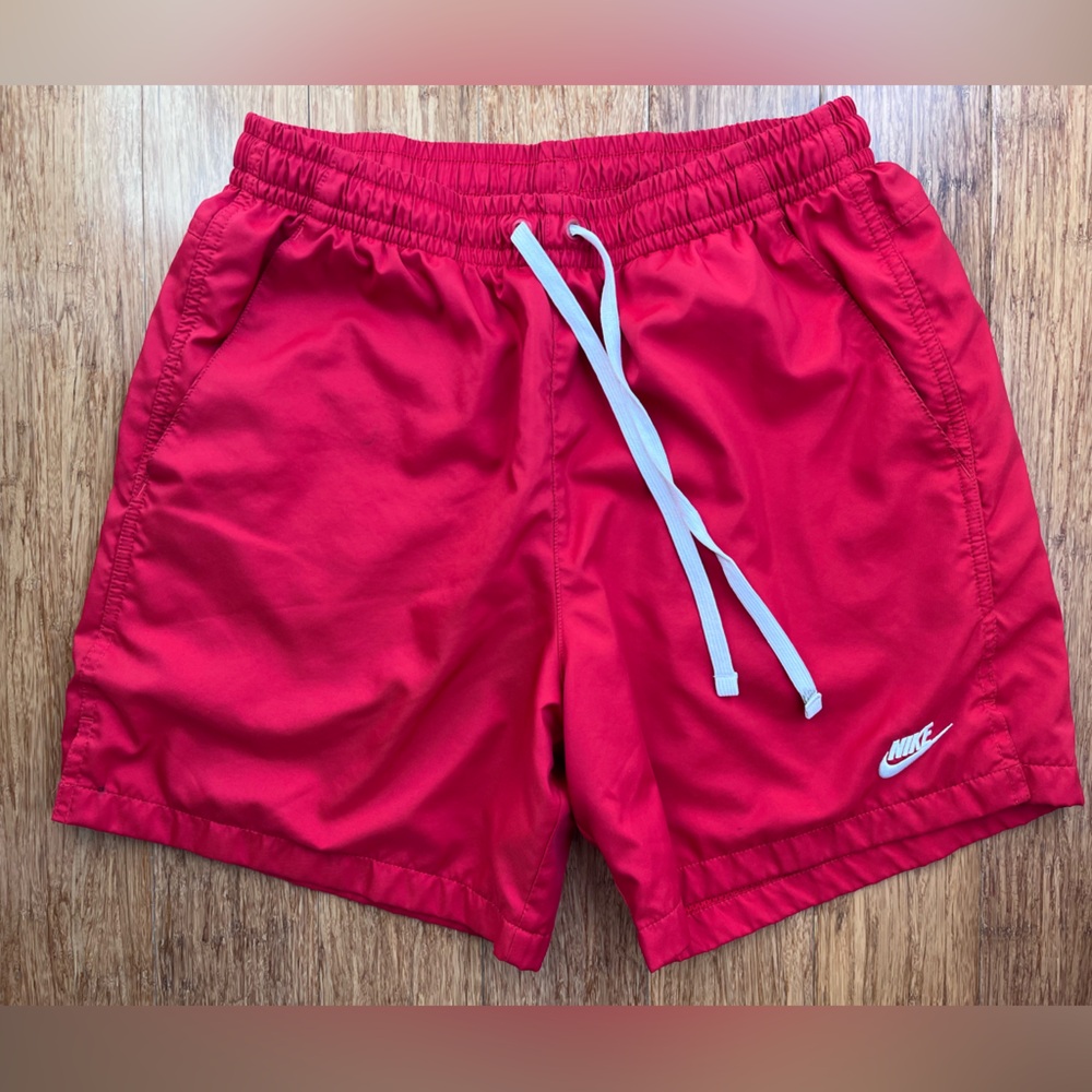 Nike Mens Swim Trunks Red size medium. 1516